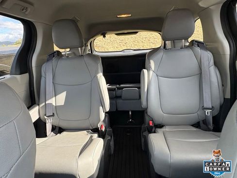 Used 2023 Toyota Sienna XLE AWD/4WD image 6