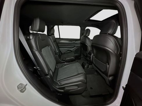 New 2025 Jeep Grand Cherokee L Altitude AWD/4WD image 33