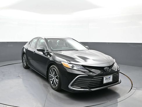 Certified 2024 Toyota Camry XLE w/ Navigation Package AWD/4WD image 3