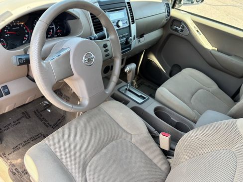 Used 2009 Nissan Frontier SE w/ SE Value Truck Pkg RWD image 16