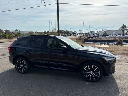 Used 2023 Volvo XC60 B5 Plus w/ Climate Package image 2