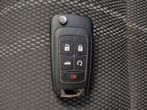 Used 2015 Chevrolet Sonic LT FWD image 32