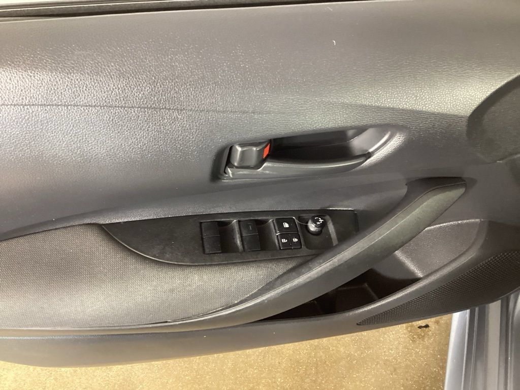 Used 2022 Toyota Corolla LE FWD image 11
