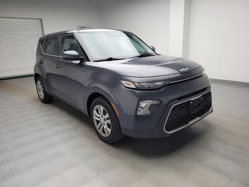 Used 2022 Kia Soul LX image 13
