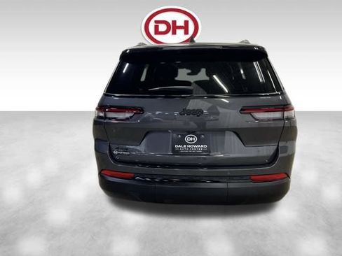 Used 2024 Jeep Grand Cherokee L Altitude image 10