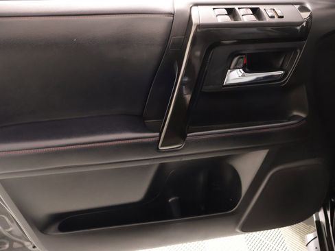 Used 2021 Toyota 4Runner Venture w/ Moonroof Package image 18