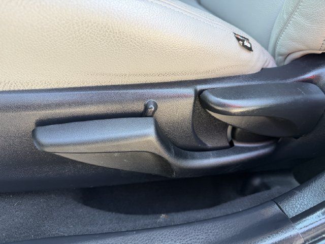 Used 2016 Toyota Corolla LE FWD image 23
