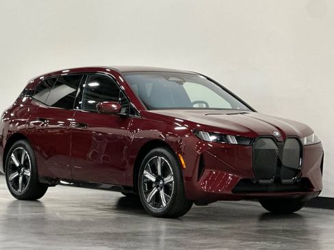 Used 2026 BMW iX xDrive45 w/ Premium Package AWD/4WD image 2