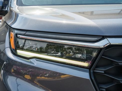 Used 2024 Honda Pilot EX-L image 11