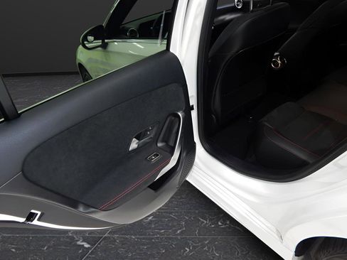 Used 2022 Mercedes-Benz A 220 4MATIC w/ AMG Line image 35