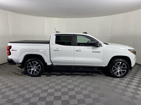 Used 2023 Chevrolet Colorado Z71 w/ Z71 Convenience Package 2 AWD/4WD image 8