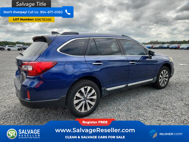 Used 2017 Subaru Outback 2.5i Touring AWD/4WD image 4
