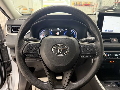 Used 2025 Toyota RAV4 XLE w/ Convenience Package AWD/4WD image 16