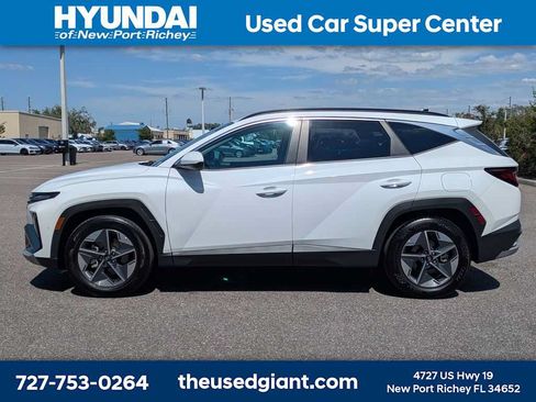 Used 2025 Hyundai Tucson SEL FWD image 2