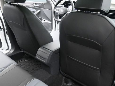 New 2025 Volkswagen Jetta SEL image 27