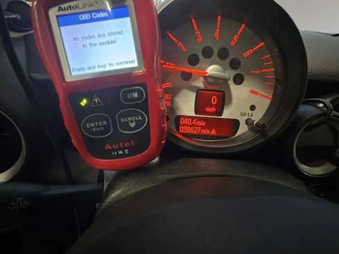 Used 2011 MINI Cooper S FWD image 10