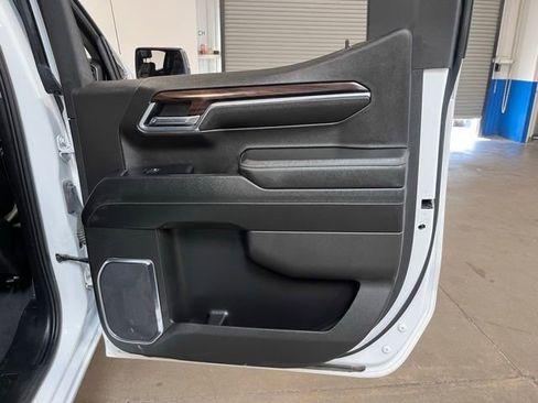 Used 2024 GMC Sierra 1500 SLT image 15