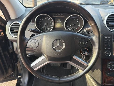 Used 2010 Mercedes-Benz ML 350 4MATIC image 32