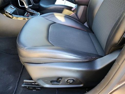 Used 2019 Jeep Compass Altitude image 13