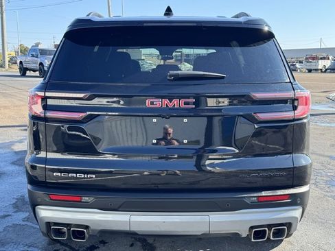 Used 2025 GMC Acadia Elevation image 4