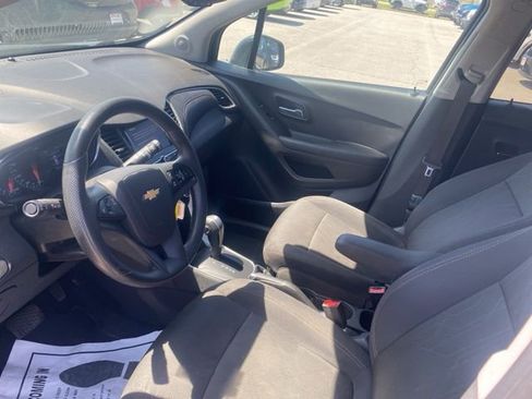 Used 2020 Chevrolet Trax LT image 16