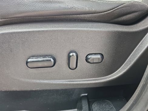 Used 2019 Ford Escape SE image 29