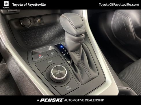 Certified 2025 Toyota RAV4 LE AWD/4WD image 28