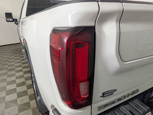 Used 2021 GMC Sierra 3500 Denali w/ Denali Ultimate Package image 11