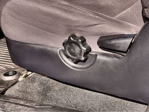 Used 2019 Toyota Tacoma TRD Sport w/ Technology Package image 31