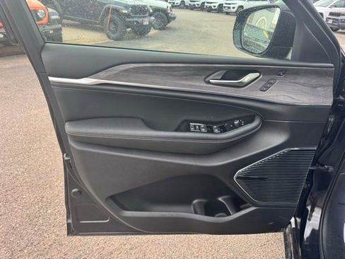 New 2024 Jeep Grand Cherokee Overland w/ Advanced Protech Group III image 12