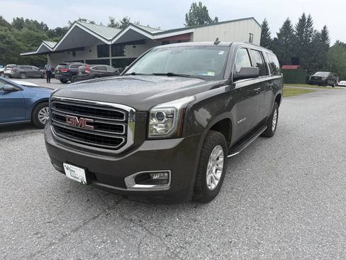 Used 2019 GMC Yukon XL SLT w/ Open Road Package AWD/4WD image 1