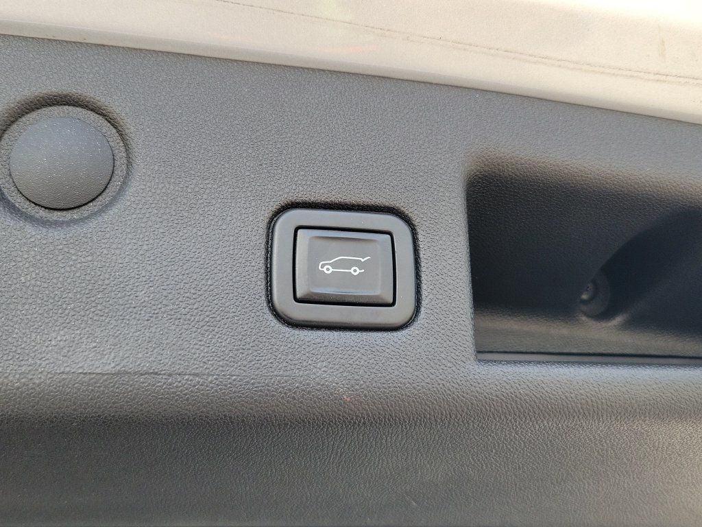 Used 2020 Chevrolet Equinox LT w/ Driver Convenience Package AWD/4WD image 37