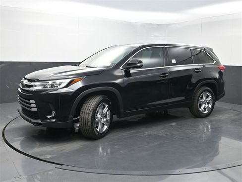 Used 2019 Toyota Highlander Limited image 24