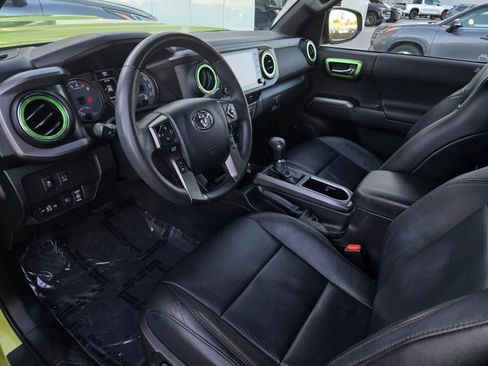 Certified 2023 Toyota Tacoma TRD Sport w/ TRD Premium Sport Package AWD/4WD image 8