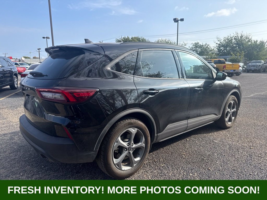 Used 2025 Ford Escape ST-Line FWD image 2