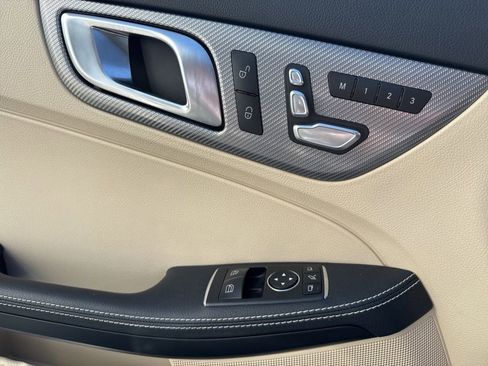 Used 2019 Mercedes-Benz SLC 300 image 11