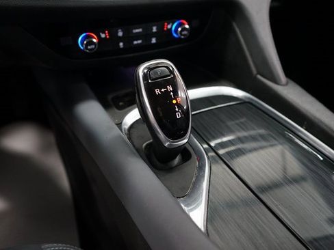 Used 2020 Buick Enclave Essence image 39