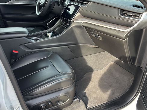 Used 2024 Jeep Grand Cherokee Limited 4xe image 24