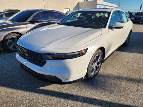 New 2026 Honda Accord EX-L image 2