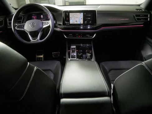 Used 2024 Volkswagen Atlas Cross Sport SEL R-Line AWD/4WD image 23