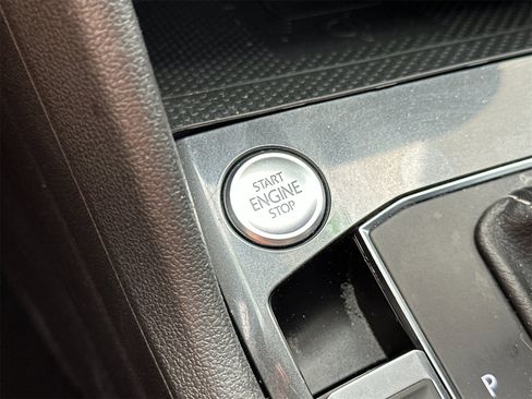 Used 2021 Volkswagen Tiguan SEL image 23