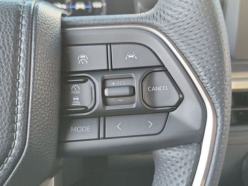 Used 2025 Toyota Tacoma TRD Sport AWD/4WD image 6