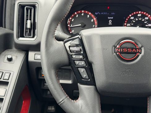 Used 2025 Nissan Frontier PRO-4X image 18