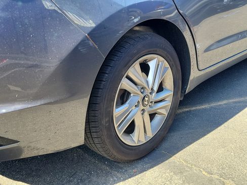 Used 2019 Hyundai Elantra SEL w/ Cargo Package FWD image 5