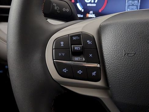 Used 2026 Ford Explorer Active w/ Active Comfort Package RWD image 18