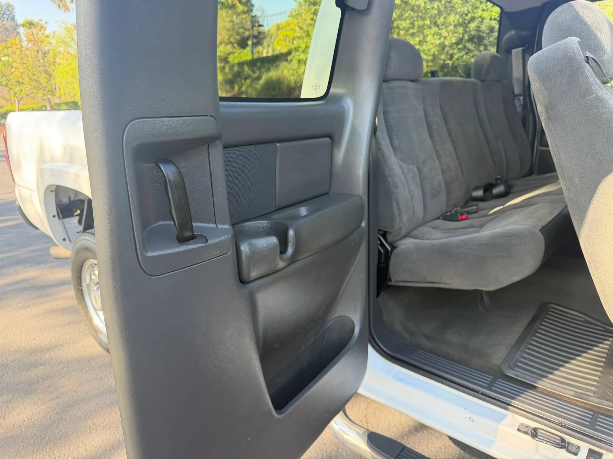 Used 2004 Chevrolet Silverado 2500 LS RWD image 16
