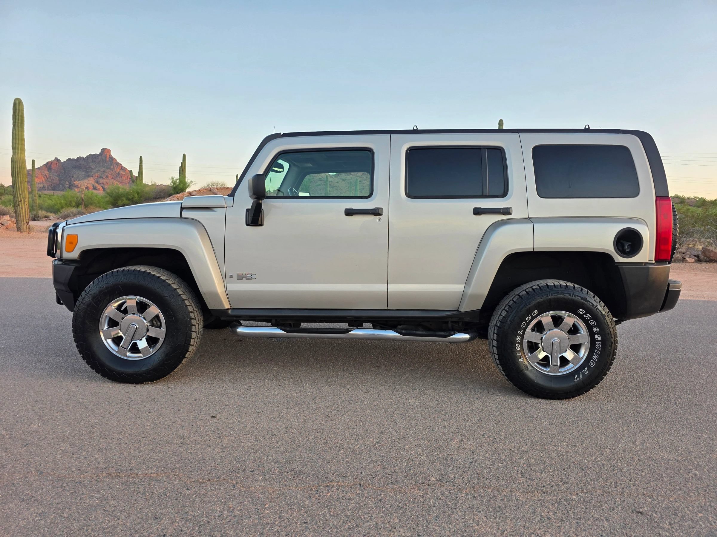 Used 2006 HUMMER H3 AWD/4WD image 2