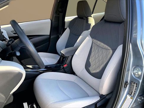 Used 2022 Toyota Corolla LE image 19