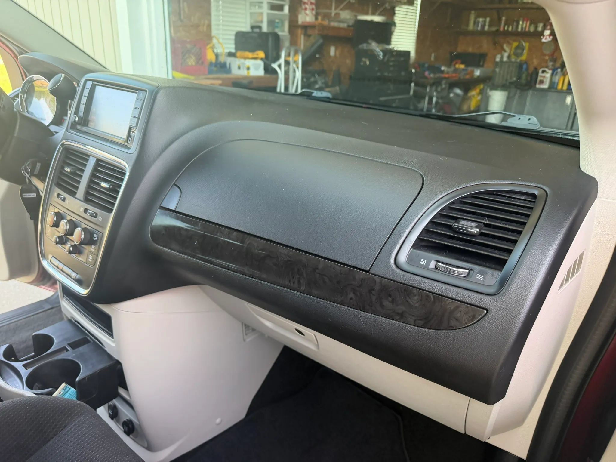 Used 2019 Dodge Grand Caravan SE FWD image 16