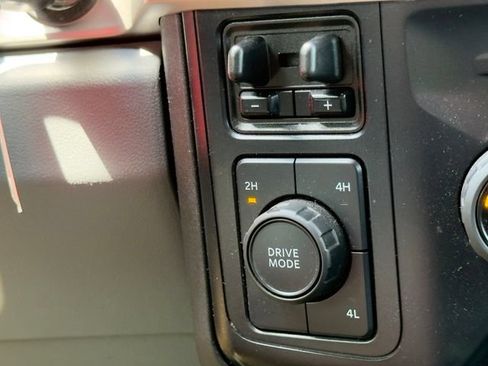 Used 2024 Ford F350 XL w/ FX4 Off-Road Package AWD/4WD image 24